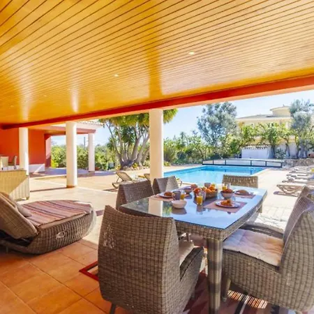 Апартаменты Escape To Paradise At Our Stunning Family Албуфейра