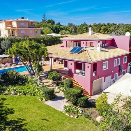 Escape To Paradise At Our Stunning Family Apartmán Albufeira