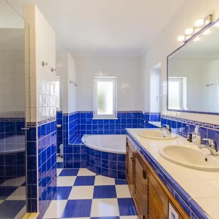 Escape To Paradise At Our Stunning Family Apartment Albufeira